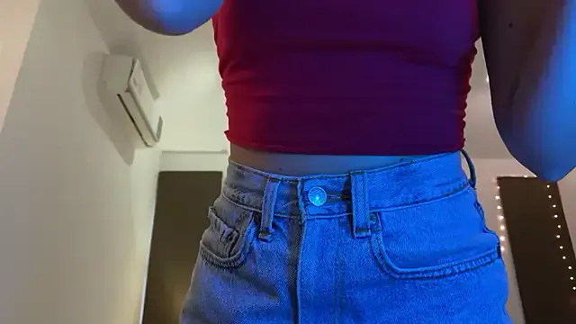 DarwinThomson – webcam model profile photo Image 8