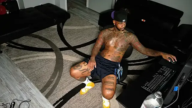 LiaRussel – webcam model profile photo Image 15