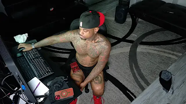 LiaRussel – webcam model profile photo Image 3