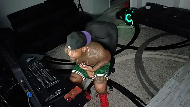 LiaRussel – webcam model profile photo Image 4