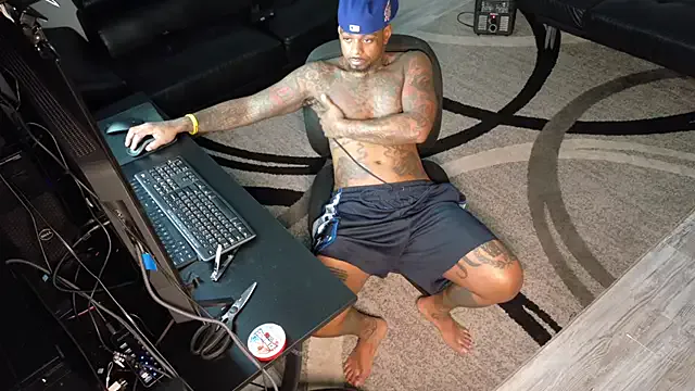 LiaRussel – webcam model profile photo Image 6