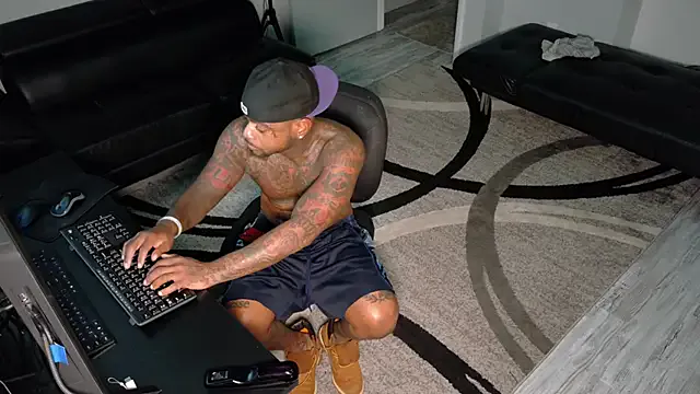 LiaRussel – webcam model profile photo Image 8