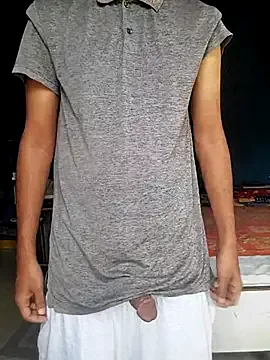 MonserrateGill – webcam model profile photo Image 13