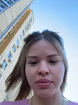 Yasmini – webcam model profile photo Image 10