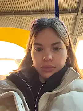 Yasmini – webcam model profile photo Image 15