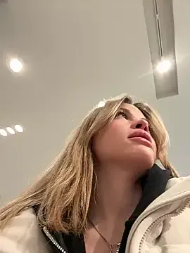 Yasmini – webcam model profile photo Image 16