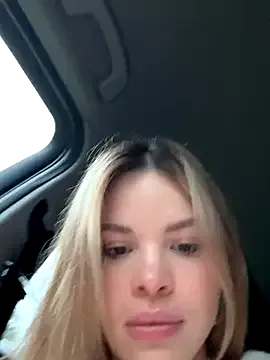 Yasmini – webcam model profile photo Image 6