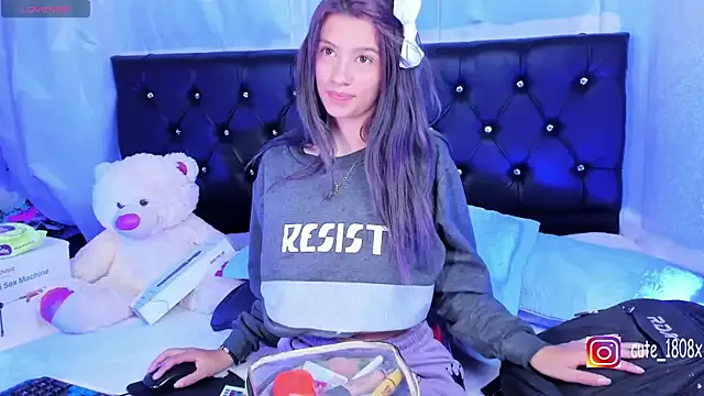 DeliaMarlow – webcam model profile photo Image 11