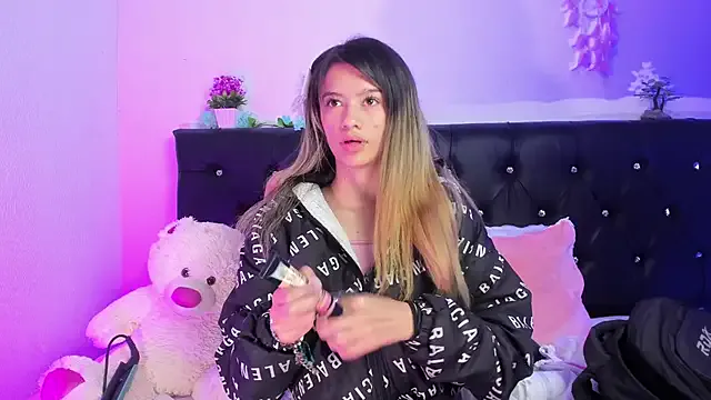 DeliaMarlow – webcam model profile photo Image 2