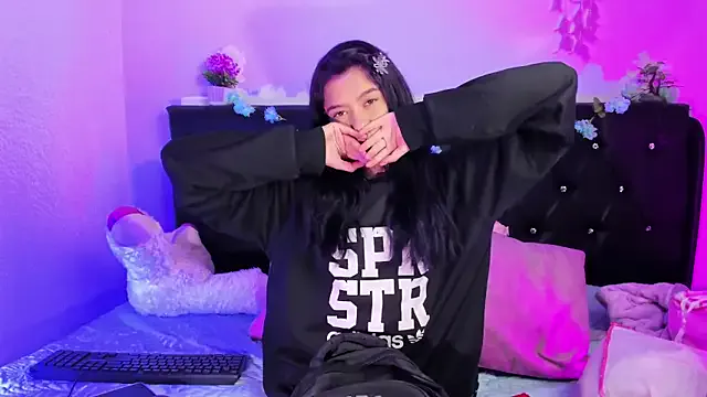 DeliaMarlow – webcam model profile photo Image 4