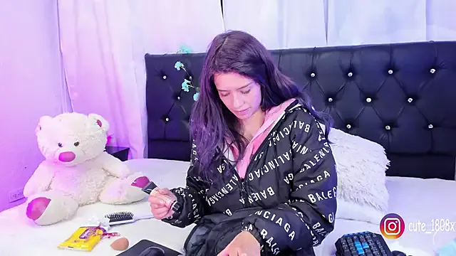 DeliaMarlow – webcam model profile photo Image 7