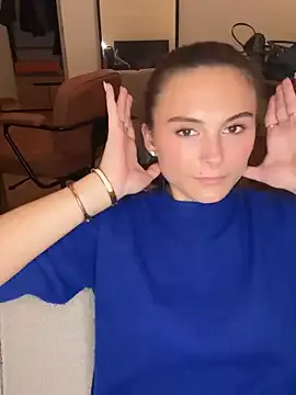 KimAveryy – webcam model profile photo Image 8