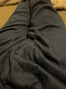 LEONAAx – webcam model profile photo Image 2