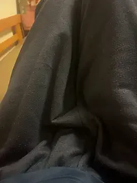 LEONAAx – webcam model profile photo Image 3