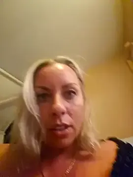 lore123 – webcam model profile photo Image 12