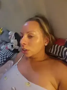 lore123 – webcam model profile photo Image 5
