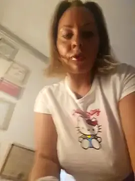 lore123 – webcam model profile photo Image 9
