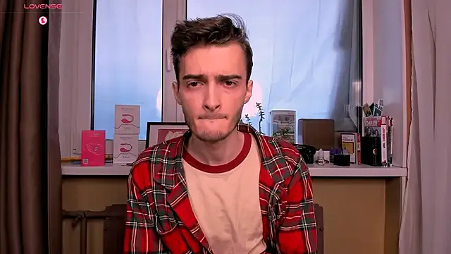 LiaRussel – webcam model profile photo Image 12