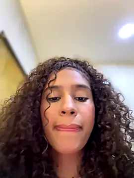 Sara_fun – webcam model profile photo Image 4