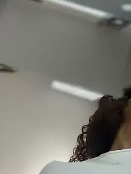 Sara_fun – webcam model profile photo Image 9