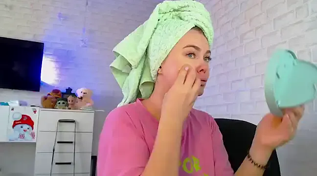 SuchCute – webcam model profile photo