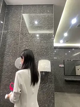 Heyjezelle – webcam model profile photo Image 12