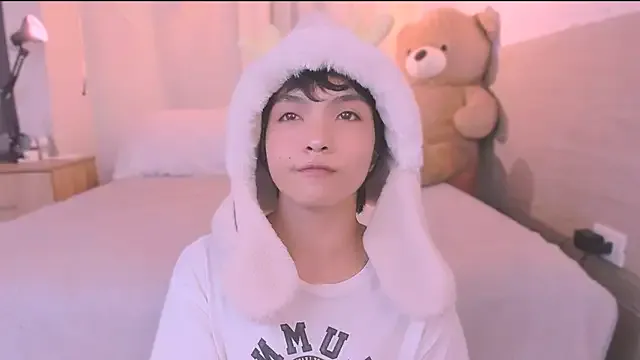 EvelyneFlirtyMilf – webcam model profile photo Image 8