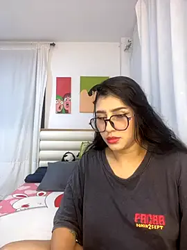 Sofiiapons – webcam model profile photo Image 5