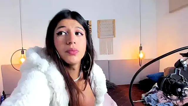 EmberRiley – webcam model profile photo Image 8