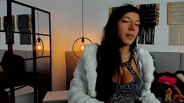 EmberRiley – webcam model profile photo Image 9