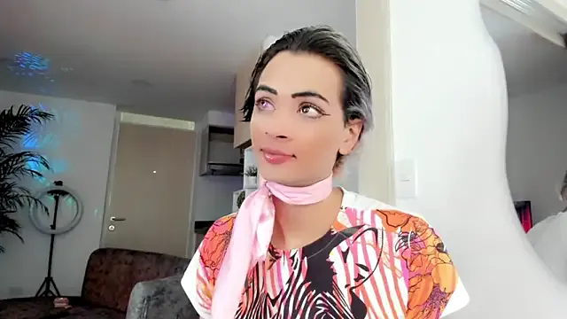 Robine868 – webcam model profile photo Image 2