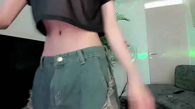 Robine868 – webcam model profile photo Image 9