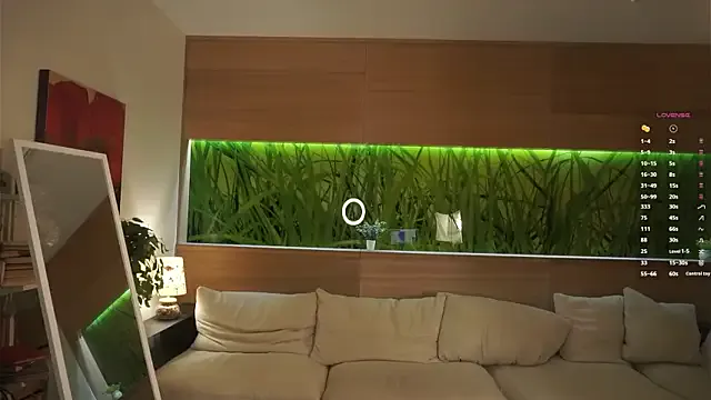 CreamyyLipss69 – webcam model profile photo Image 6