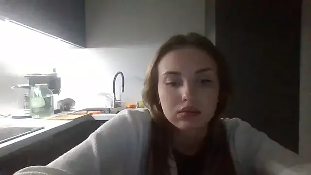 Yasmini – webcam model profile photo Image 8
