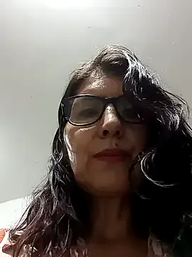 SunnyDesirexxx – webcam model profile photo Image 6