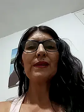 SunnyDesirexxx – webcam model profile photo Image 7