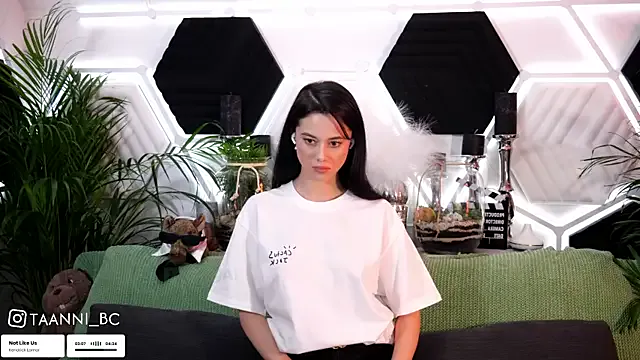 UrielRay – webcam model profile photo Image 6