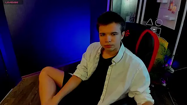 Yasmini – webcam model profile photo Image 4