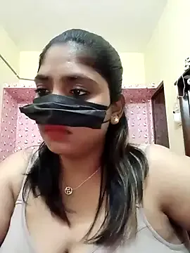 CourtnieMilf – webcam model profile photo Image 3