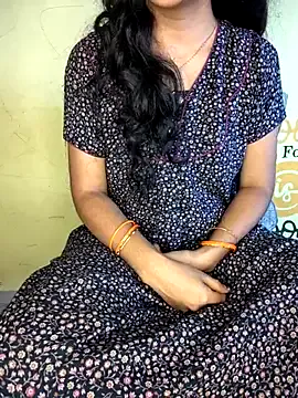 EliTorres – webcam model profile photo Image 4