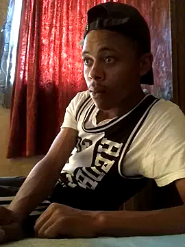 LiaRussel – webcam model profile photo Image 10