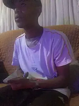 LiaRussel – webcam model profile photo Image 9