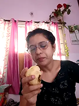 AdaaStone – webcam model profile photo Image 9