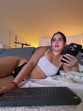 LiaRussel – webcam model profile photo Image 6