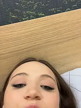 LisaPearly – webcam model profile photo Image 7