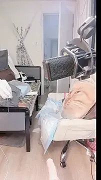 SunnyDesirexxx – webcam model profile photo Image 4