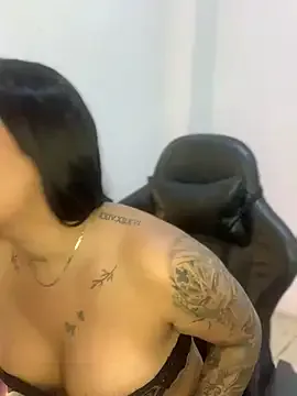 gothpup – webcam model profile photo Image 3