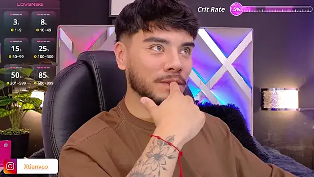 EvelyneFlirtyMilf – webcam model profile photo Image 13