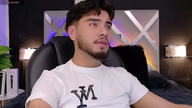 EvelyneFlirtyMilf – webcam model profile photo Image 15