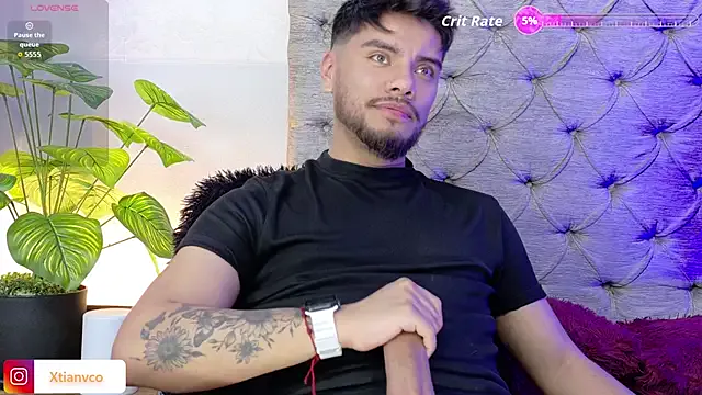 EvelyneFlirtyMilf – webcam model profile photo Image 17